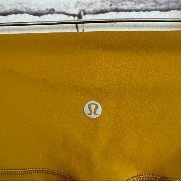 Lululemon Athletica Wunder Under High Rise Shorts SZ 2 Gold Spice - Picture 3 of 4